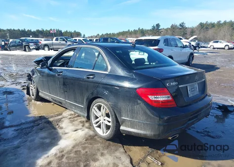 2013 Mercedes-Benz C 300 Luxury 4Matic/Sport 4Matic из США, поврежденный, VIN WDDGF8AB5DR296166